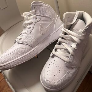 Nike Jordan Mid size 7 GS